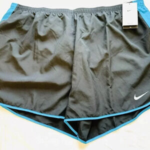 NWT NIKE Women Mid Rise Drawstring Built-in-Underwear Black Shorts Plus Size 2X